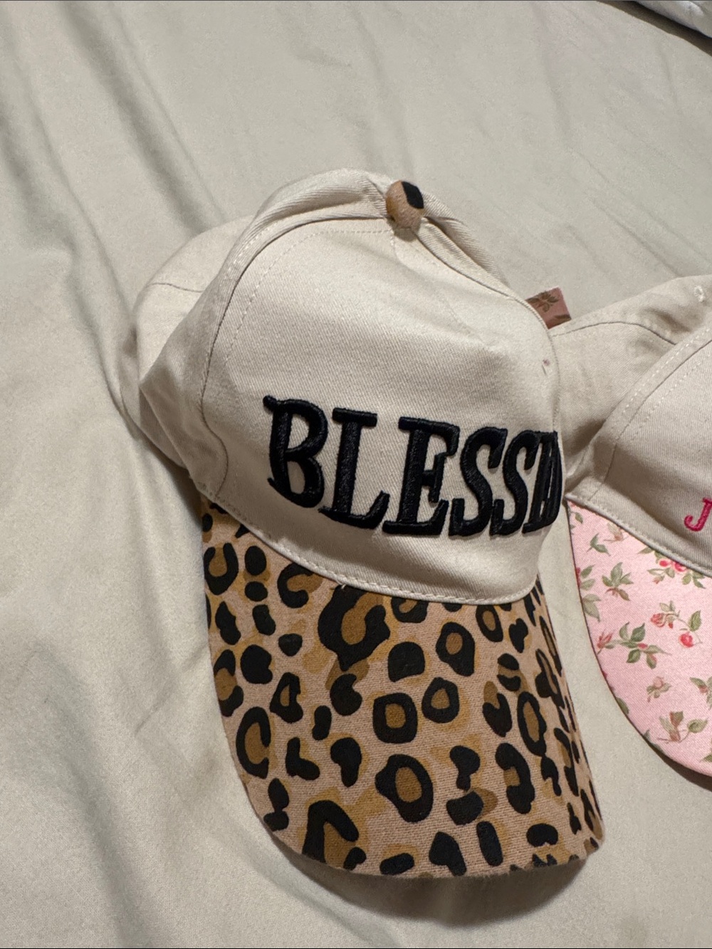 Women’s hat bundle - Picture 8 of 8